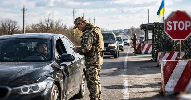 ТЦК не можуть самі зупиняти авто і мобілізувати водія на місці: що дозволено законом